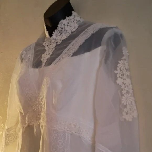 Handmade Elegant White Lace Vintage Wedding Dress. 3 Foot Long Train . - Picture 7 of 15